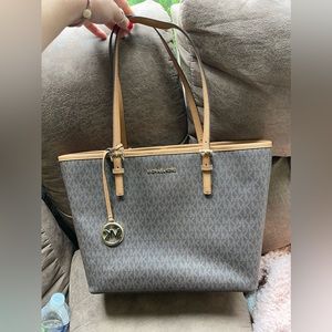 micheal kors purse